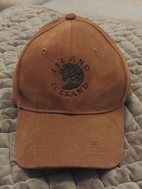 Brushed Cotton Brown Iceland Baseball Hat With Horse Embroidery